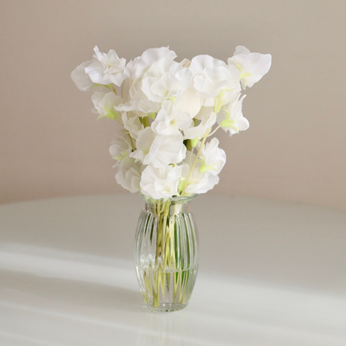 ずっと咲いてる》ホワイトチューリップ＆スイートピー花瓶アレンジ