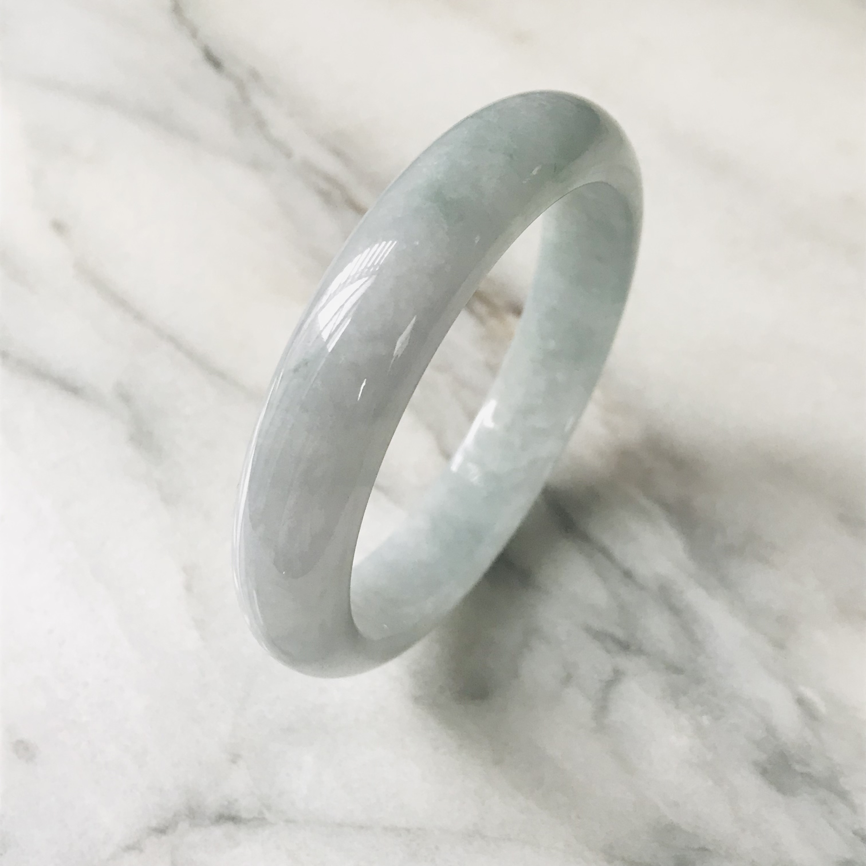 【B1510-0221】ジェイド　翡翠　ヒスイ　一点もの　希少　バングル　ミャンマー産　55.0mm 59,400円