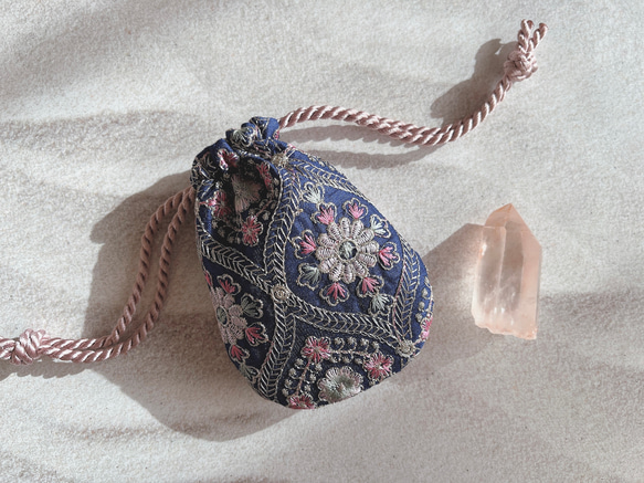 ラスト1点！特別価格】お守りミニ巾着＊インド刺繍生地＊ネイビー