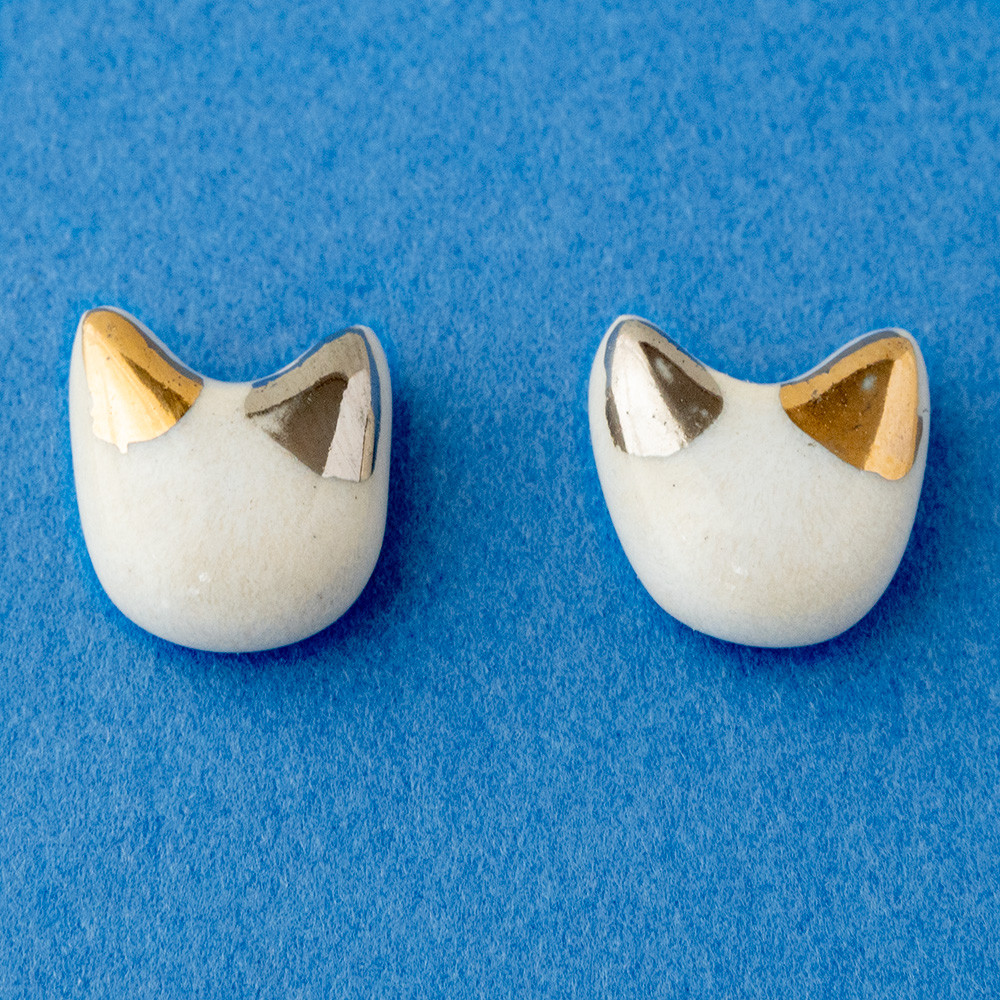 【猫の日2026】金彩とプラチナ彩の陶器ピアス・イヤリング〈ミケネコ〉