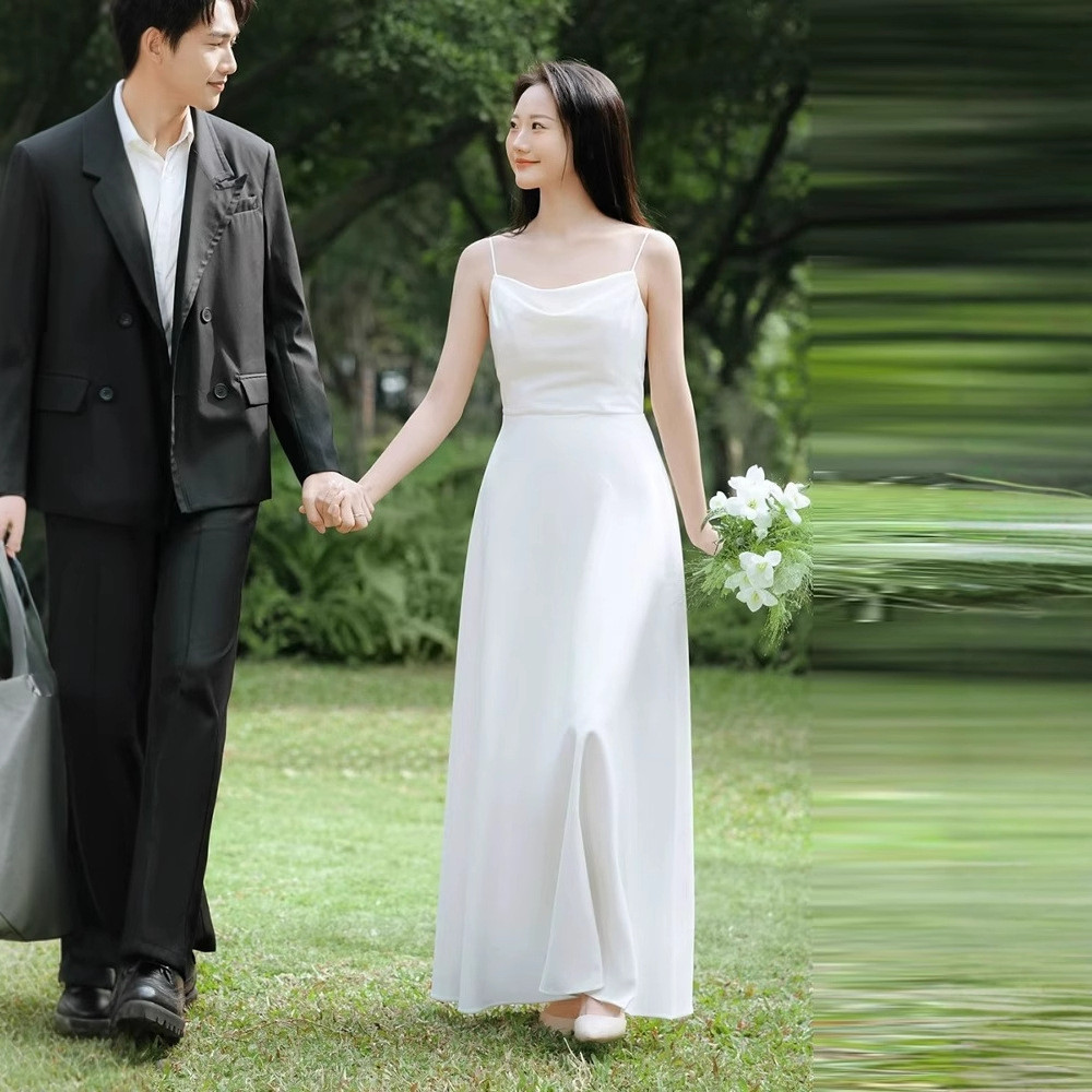 ウェディングドレス 白 黒 サテン ノースリーブ シンプル 韓国風 花嫁 披露宴 前撮り 二次会 お呼ばれ AK595 7,896円