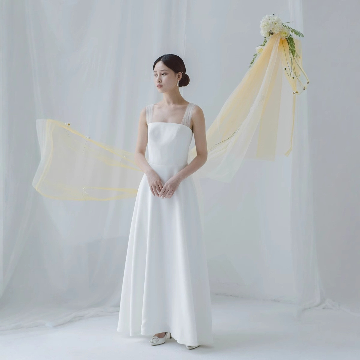 ウェディングドレス 白 ノースリーブ シンプル 韓国風 花嫁 成人式 パーティー 前撮り 二次会 お呼ばれ AK607