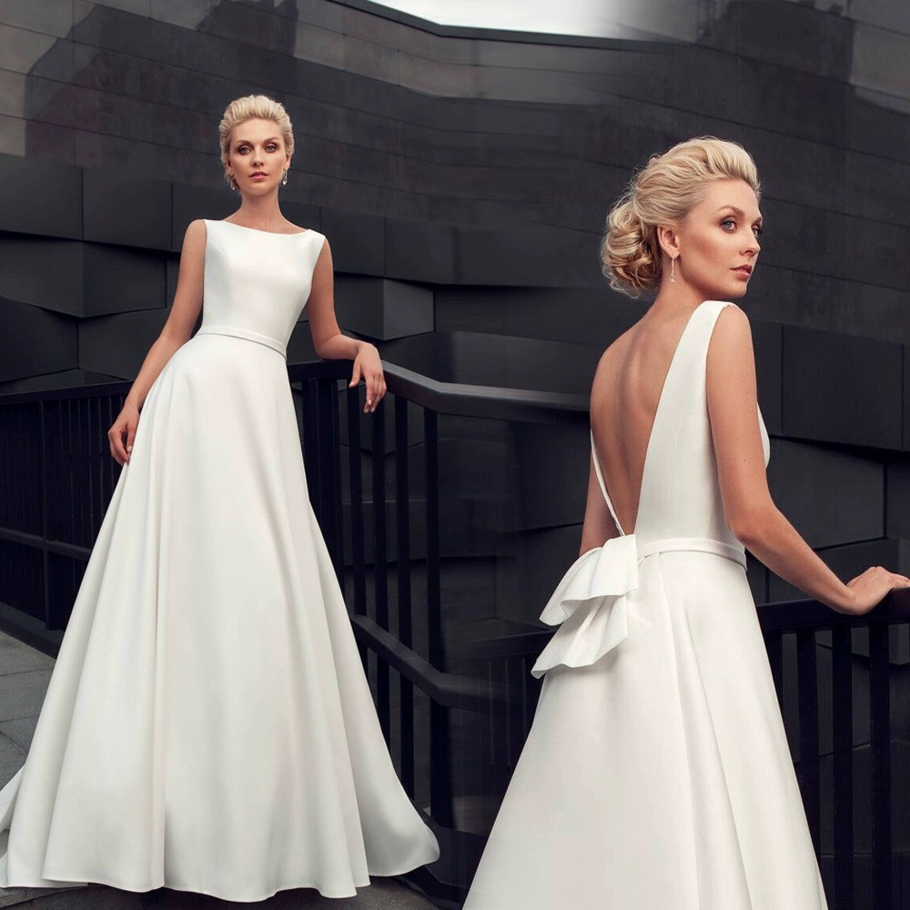 パーティードレス 白 サテン ノースリーブ シンプル 韓国風 花嫁 演奏会 披露宴 前撮り 二次会 お呼ばれ AK608