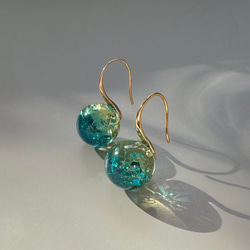 【2026新作】ブルーグリーン アンバードロップピアス/ 金具変更可（シルバー・イヤリング・ステンレス）天然琥珀 1枚目の画像