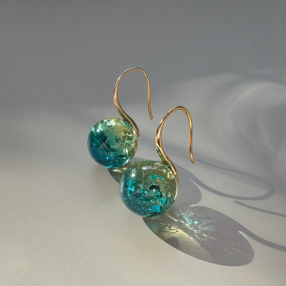 【2026新作】ブルーグリーン アンバードロップピアス/ 金具変更可（シルバー・イヤリング・ステンレス）天然琥珀 1枚目の画像