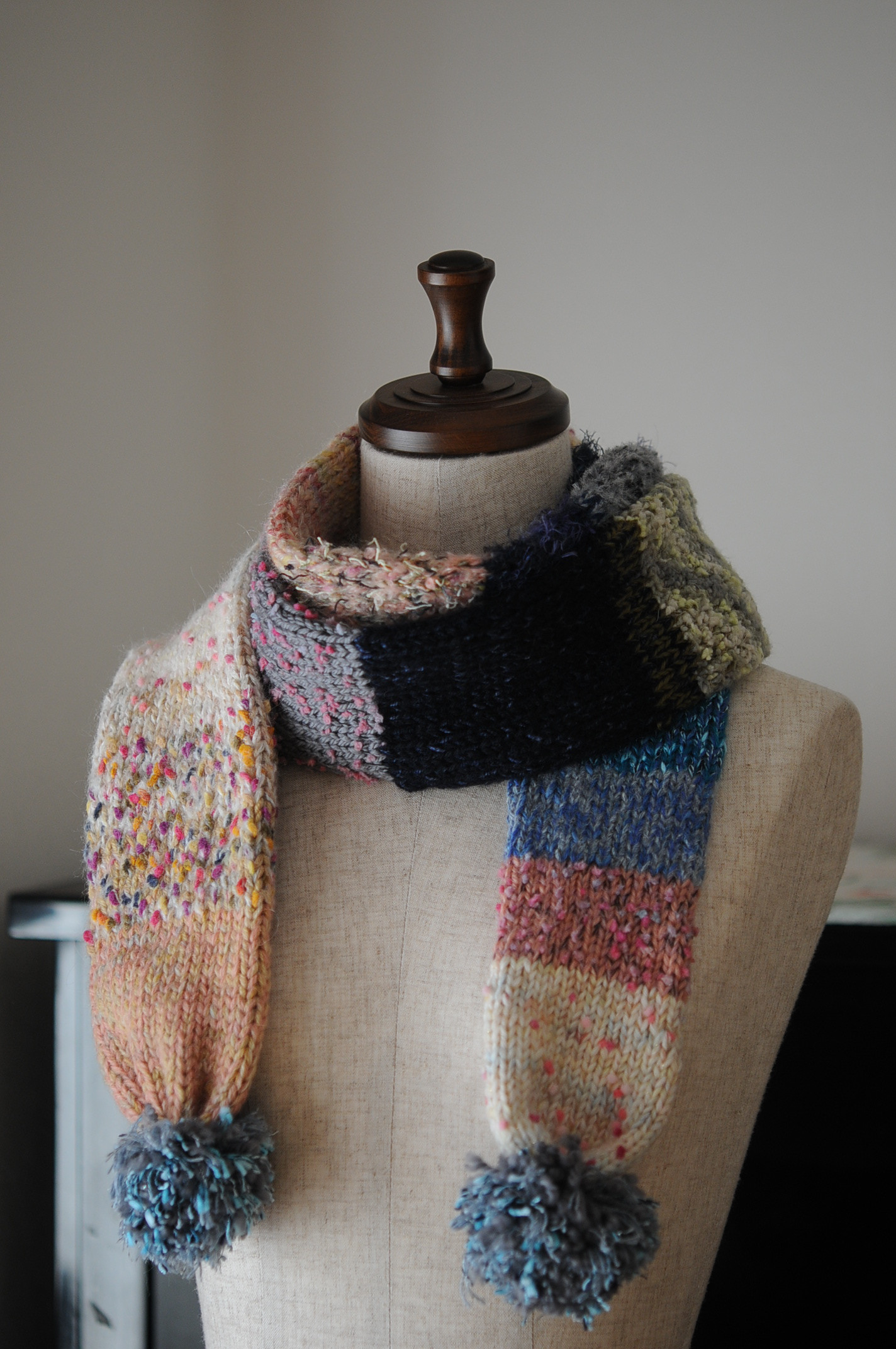 染め糸のつなぐマフラー　フリーサイズ