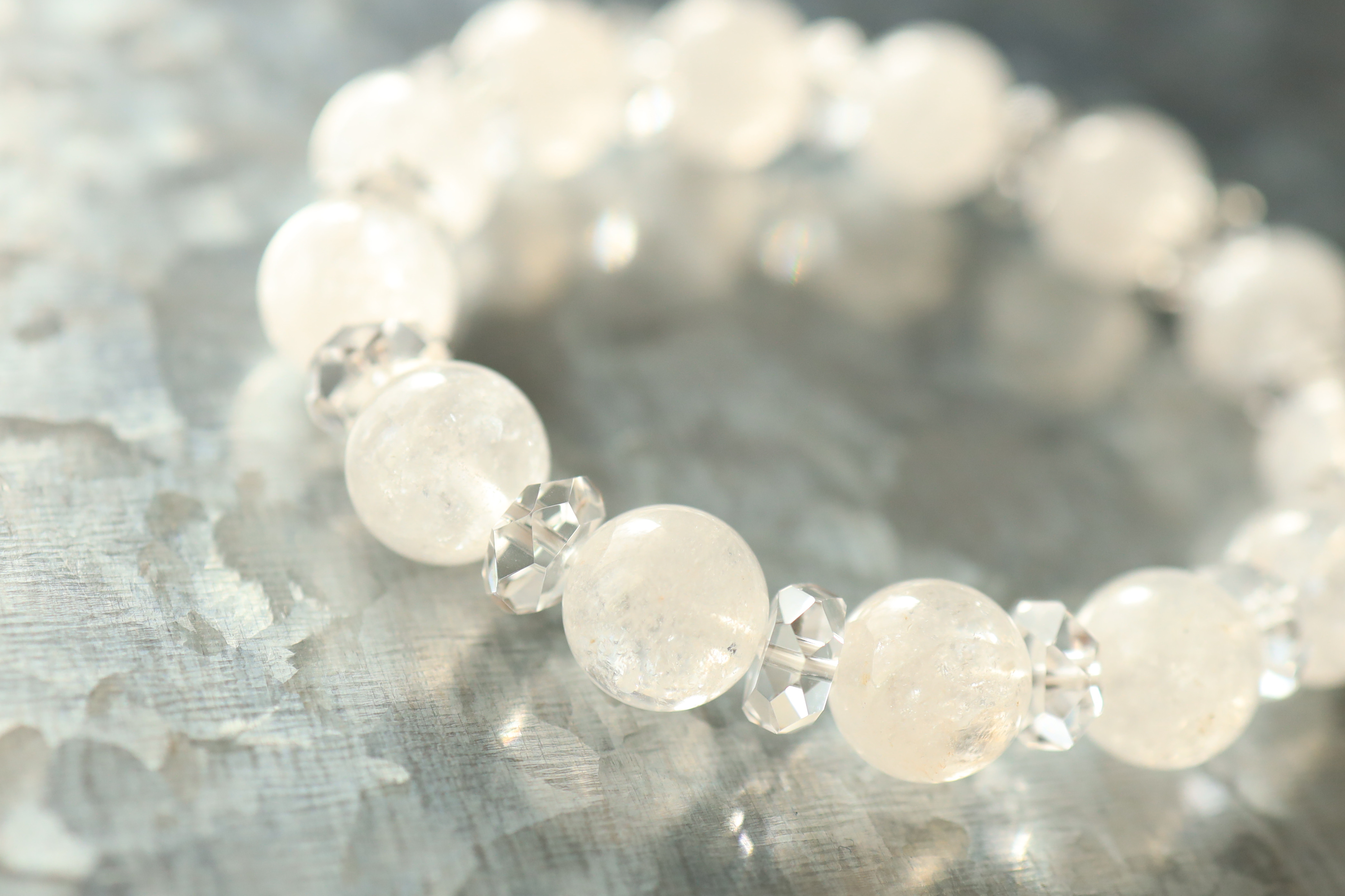 …☆プレミアムブレス☆水精（精霊）が宿る石☆スノーホワイトタイプ：天然水晶（スノークォーツ）：11ミリ＆水晶☆天然石☆…