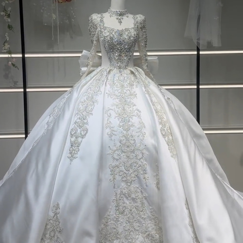 【KEYUCA】最終値下げ⭐︎元値20万円！高級ウェディングドレスの光沢！ KEYUCA】最終値下げ⭐︎元値20万円！高級ウェディングドレスの光沢