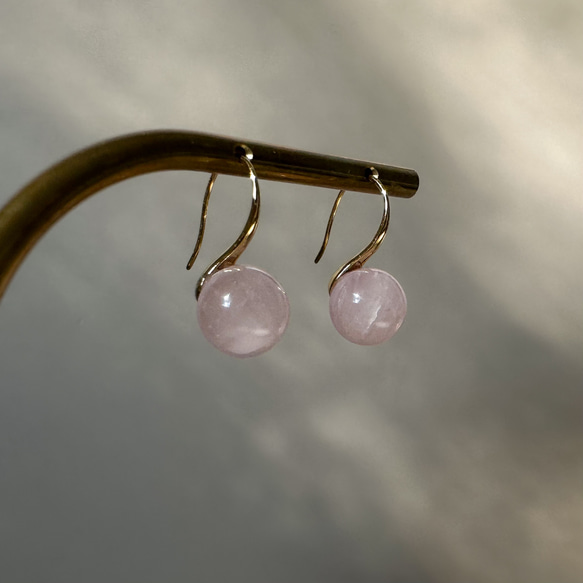 【2026新作】ローズクォーツ ドロップピアス/ 金具変更可（シルバー・イヤリング・ステンレス）天然琥珀 5枚目の画像