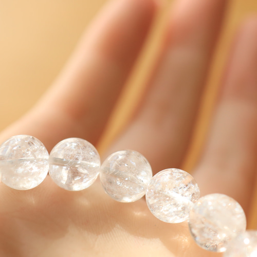 ☆水精（精霊が宿る石）☆美しい透明感☆虹入り：ブリザードタイプ