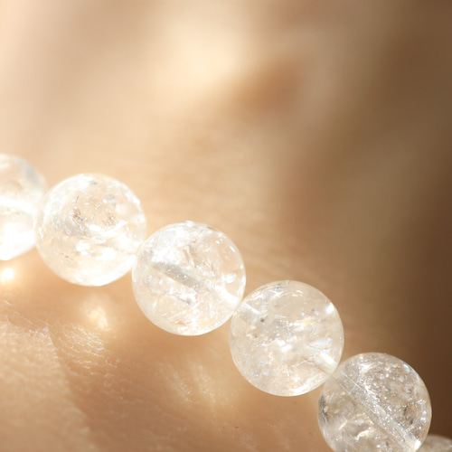 ☆水精（精霊が宿る石）☆美しい透明感☆虹入り：ブリザードタイプ