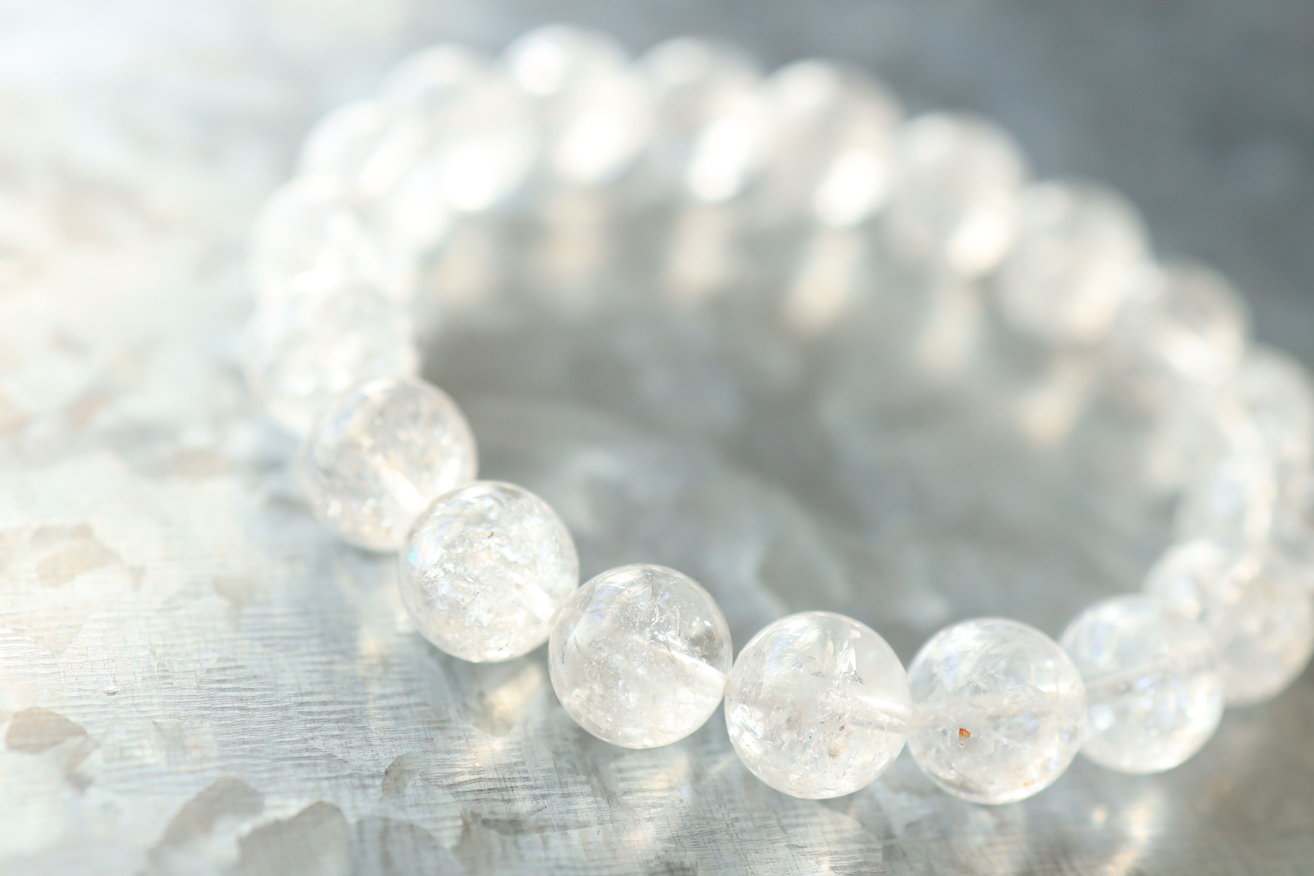 …☆水精（精霊が宿る石）☆美しい透明感☆虹入り：ブリザードタイプ：天然水晶：9.5ミリ☆…☆天然石ブレスレット☆…