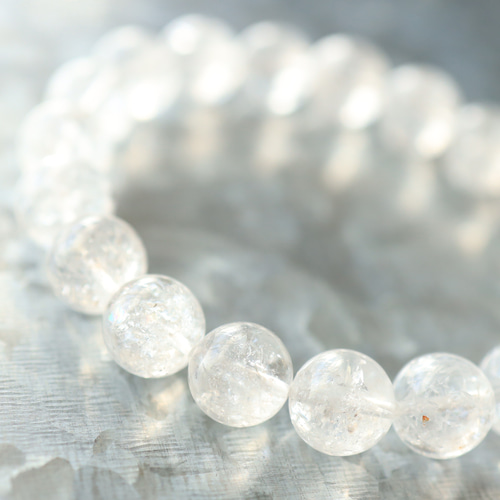 ☆水精（精霊が宿る石）☆美しい透明感☆虹入り：ブリザードタイプ