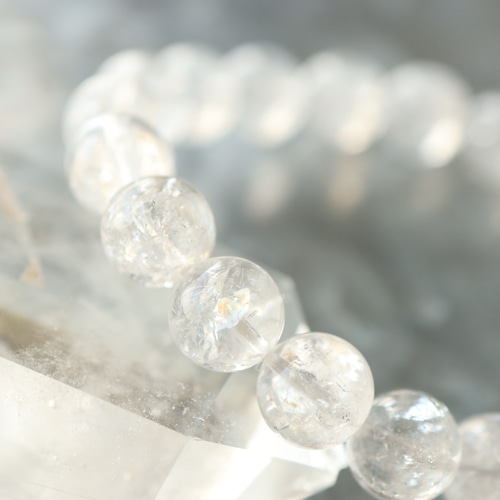 ☆水精（精霊が宿る石）☆美しい透明感☆虹入り：ブリザードタイプ