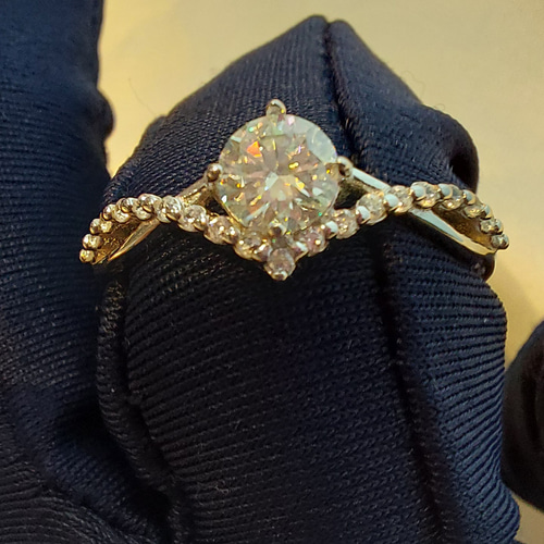 0.5ct モアサナイト 一粒 リング ゴールド k18ジュエリー ダイヤモンド