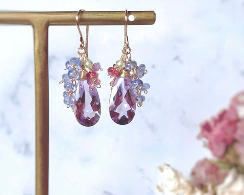 宝石質ラベンダーアメジストの煌めき花びらピアス〈short〉◇14kgf