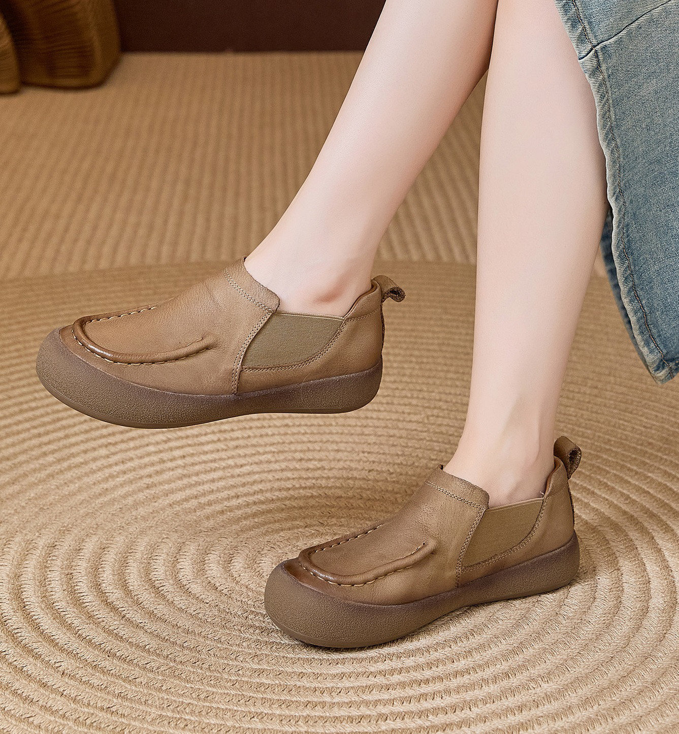 シンプルなデザイン スニーカー外反母趾ok! カジュアルな革靴 レディース