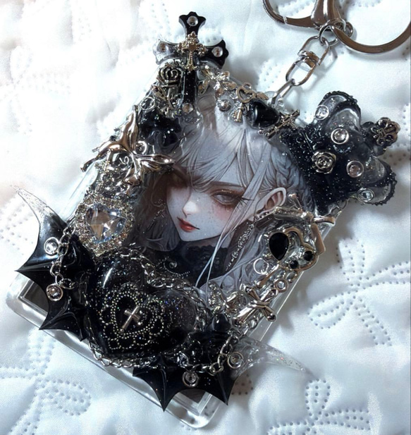 デコ トレカケース キーホルダー 病みかわ ゴシック 地雷系 派手 黒