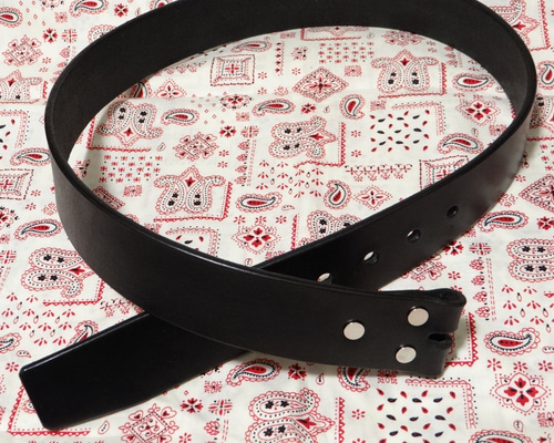 オーダー商品 6ミリ厚多脂革ブラック茶芯ベルトバックル無し その他