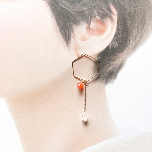 マルモ◆一点物✧カーネリアン×MOP×水晶 トリプレットストーンピアス マルモ様専用◇一点物✧カーネリアン×MOP×水晶 トリプレットストーン