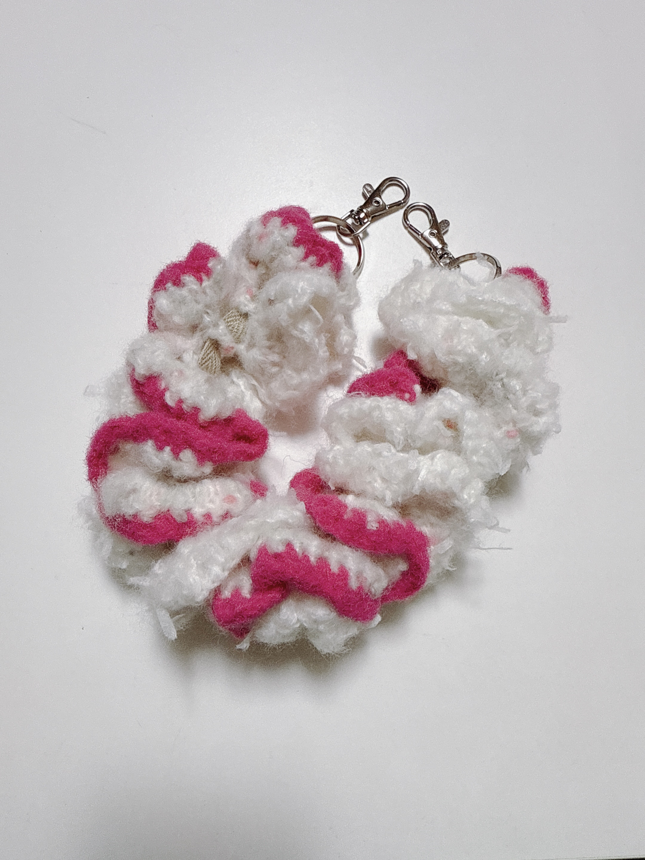 手編みのフリルストラップ(mini)  White×Pink 4,455円