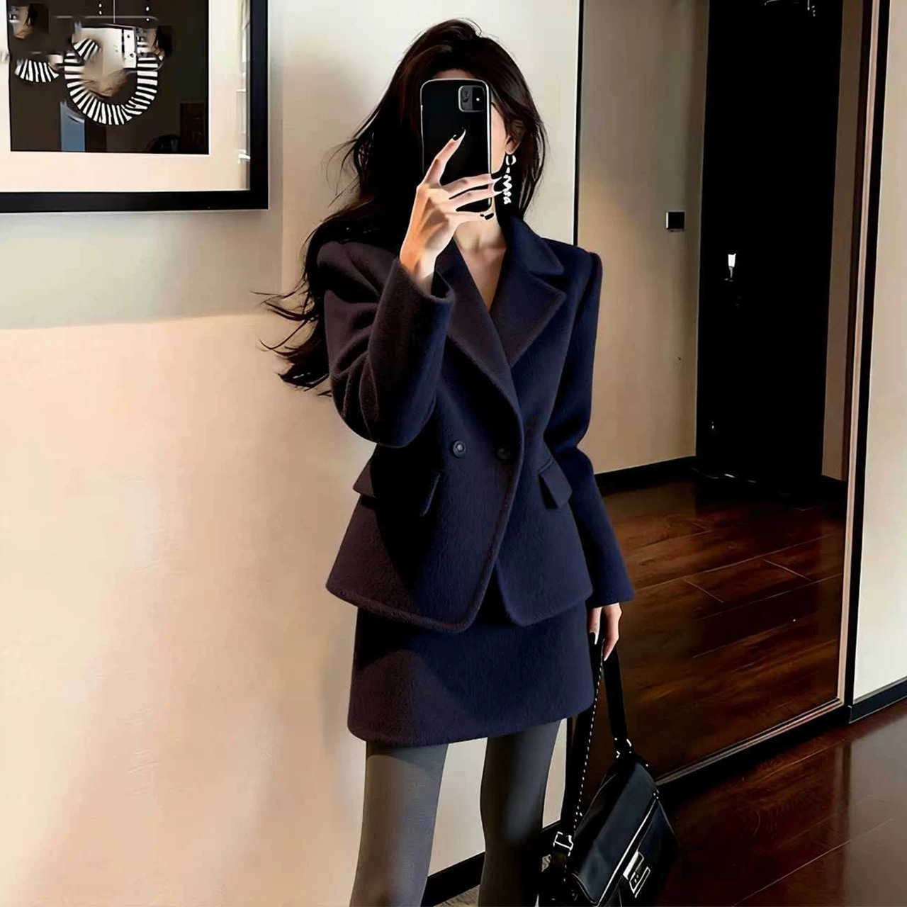 2026年ストレートホワイトカモフラ牛角ボタン ダウンジャケット女性中長期大毛襟厚手冬ファッションコート 高級感 旅行