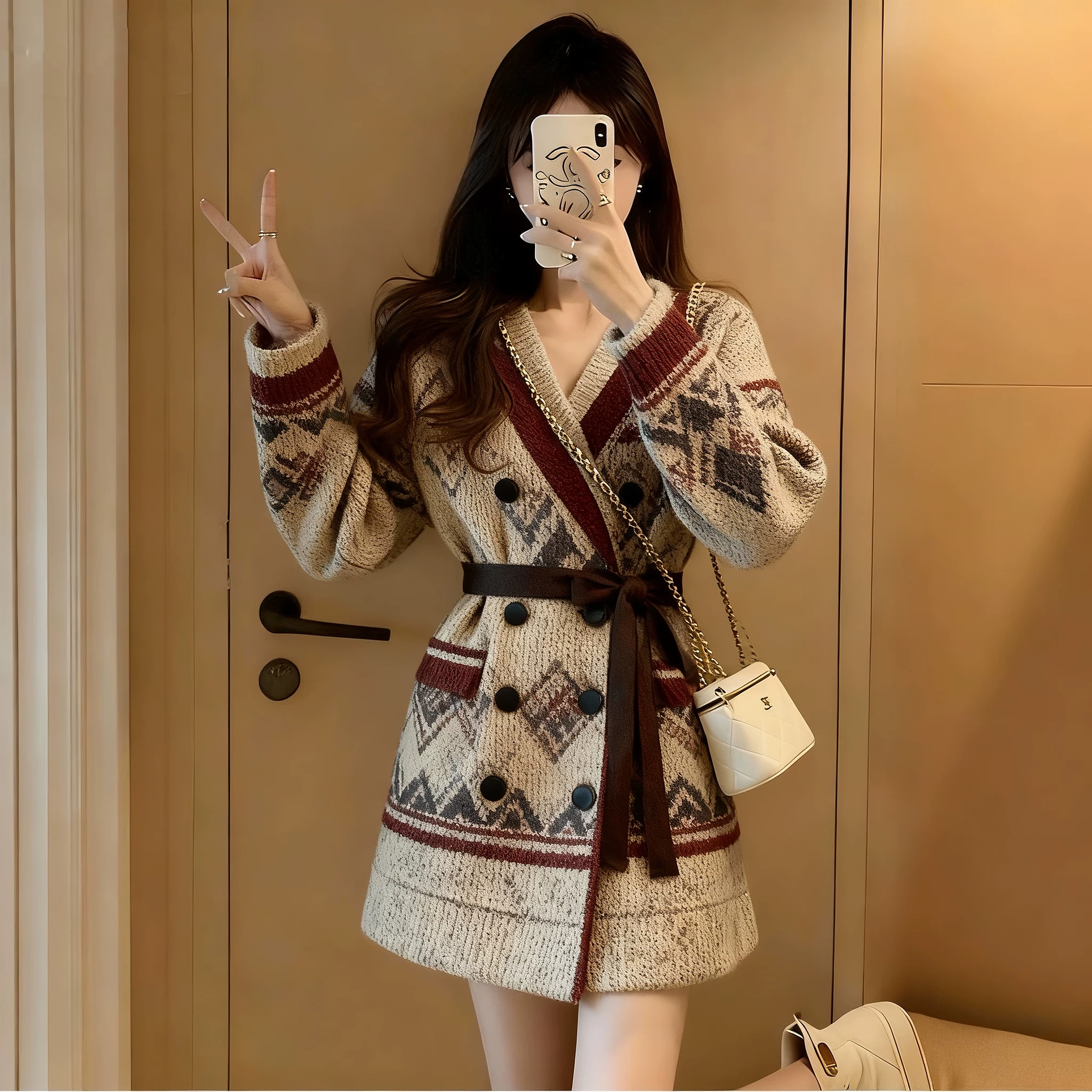 2026年ストレートホワイトカモフラ牛角ボタン ダウンジャケット女性中長期大毛襟厚手冬ファッションコート 高級感 旅行