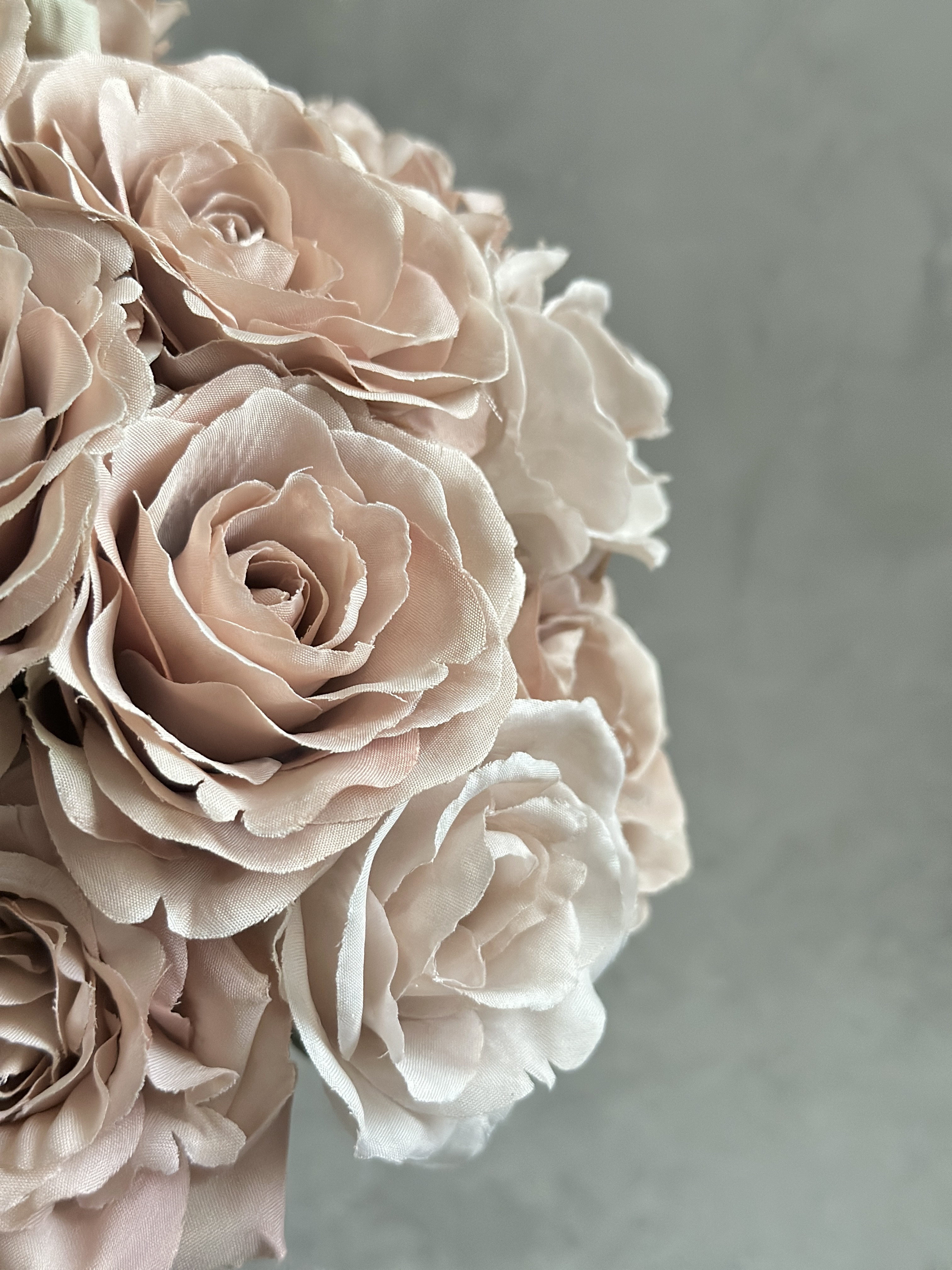 ブラウンピンクのローズブーケ　造花ブーケ　バラのブーケ　　ウェディングブーケ