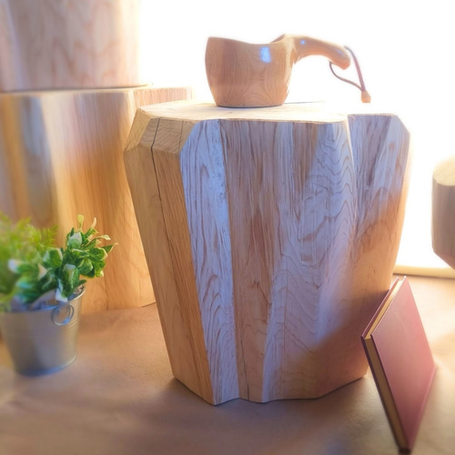 天然アロマ ひのきの切株テーブル 末広がり 天然アロマ ひのきの切株テーブル 末広がり サイドテーブル BCGE 通販