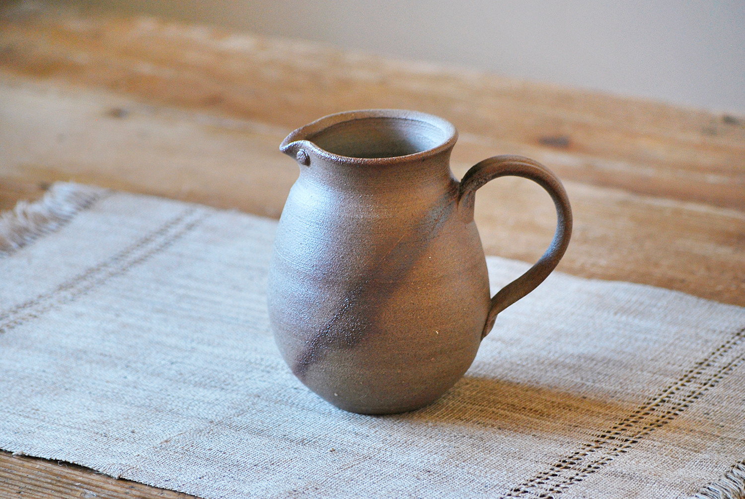 焼き締めのピッチャー　bird