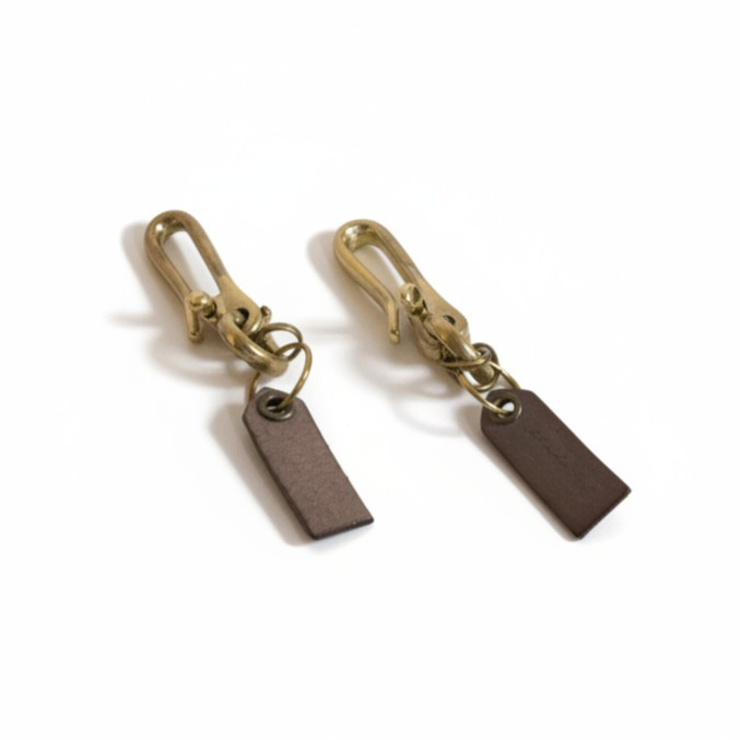 【釣り針フックキーホルダー】　アンティーク　真鍮　エイジング　シンプル