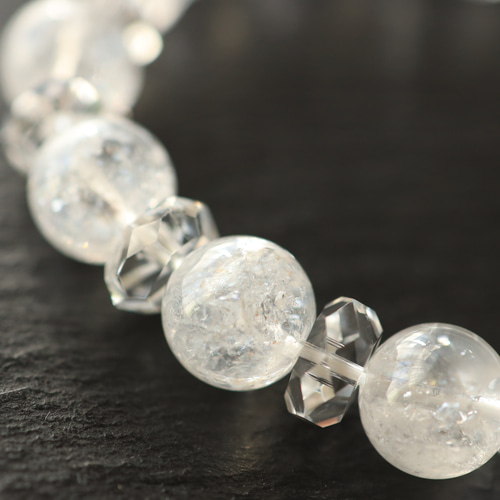 ☆水精（精霊が宿る石）☆美しい透明感☆虹入り：ブリザードタイプ