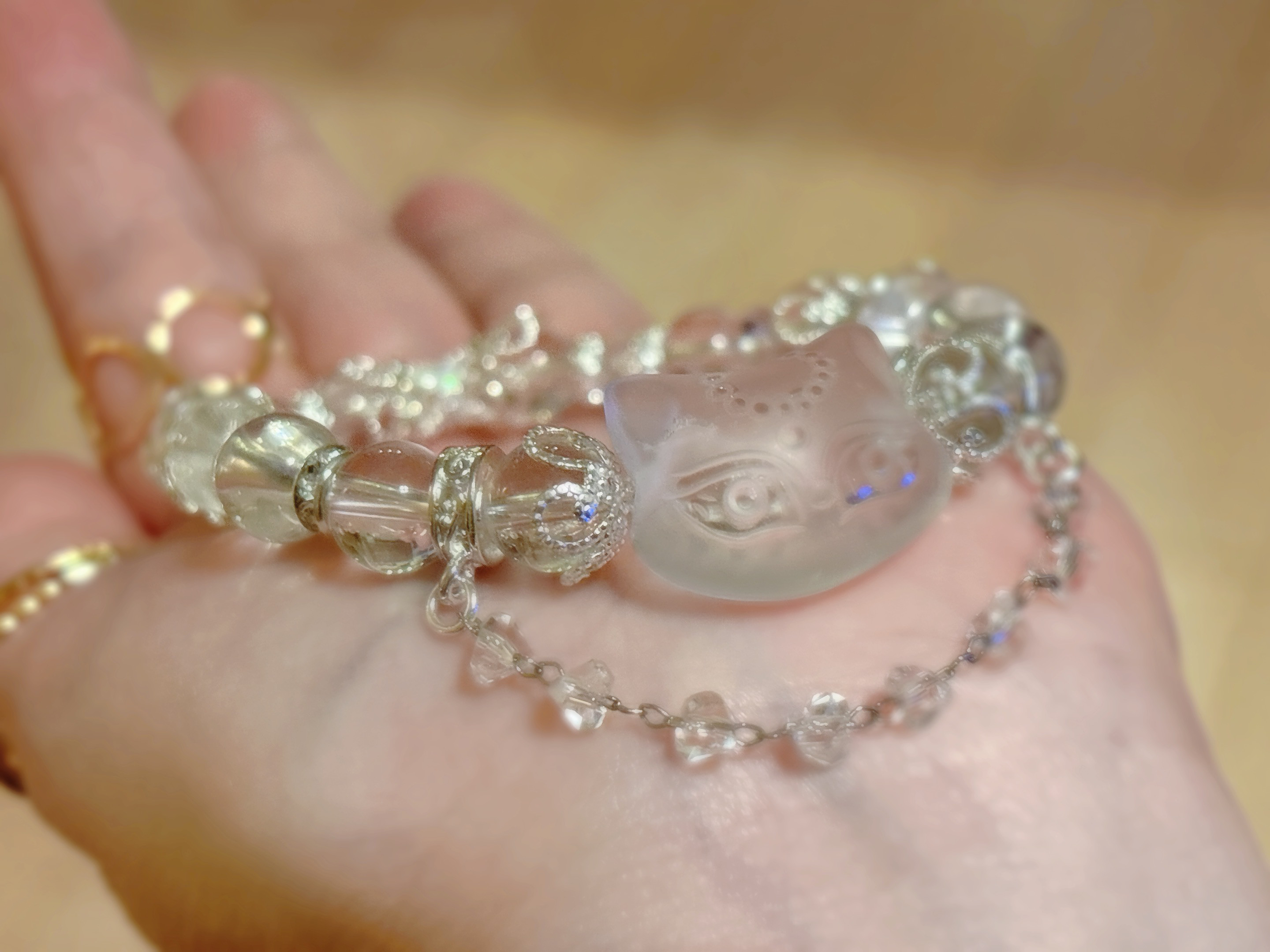 全て高品質クリスタル水晶の9尾の狐さんブレスレット！人気の九尾の狐は表面はマット加工でかわいいお顔♡匿名発送