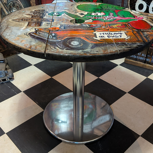 ラットフィンク ガレージテーブル ラウンドテーブル（移動中