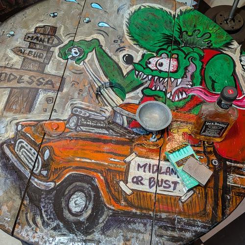 ラットフィンク ガレージテーブル ラウンドテーブル（移動中