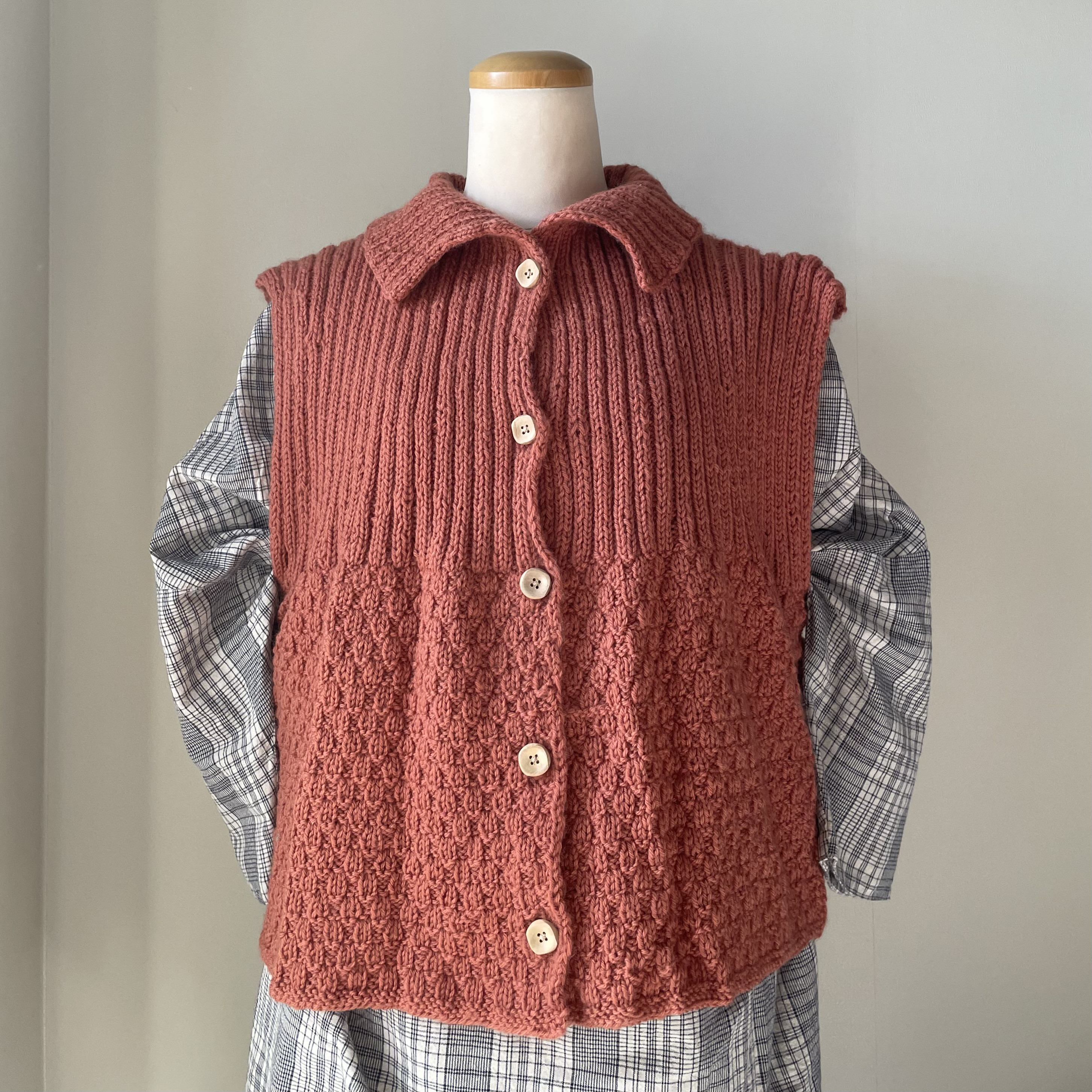 手編みのベスト36 メリノウール100%