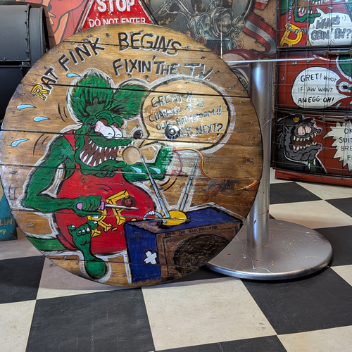 ラットフィンク ガレージテーブル ラウンドテーブル（修理中