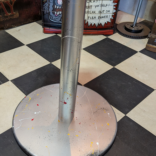 ラットフィンク ガレージテーブル ラウンドテーブル（修理中