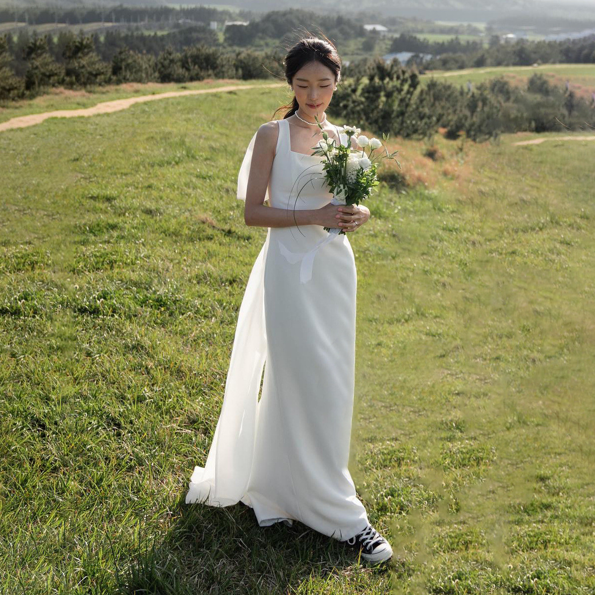 高級感 白 サテン リボン ウェディングドレス シンプル 綺麗 韓国風 花嫁 披露宴 演奏会 前撮り HL1024