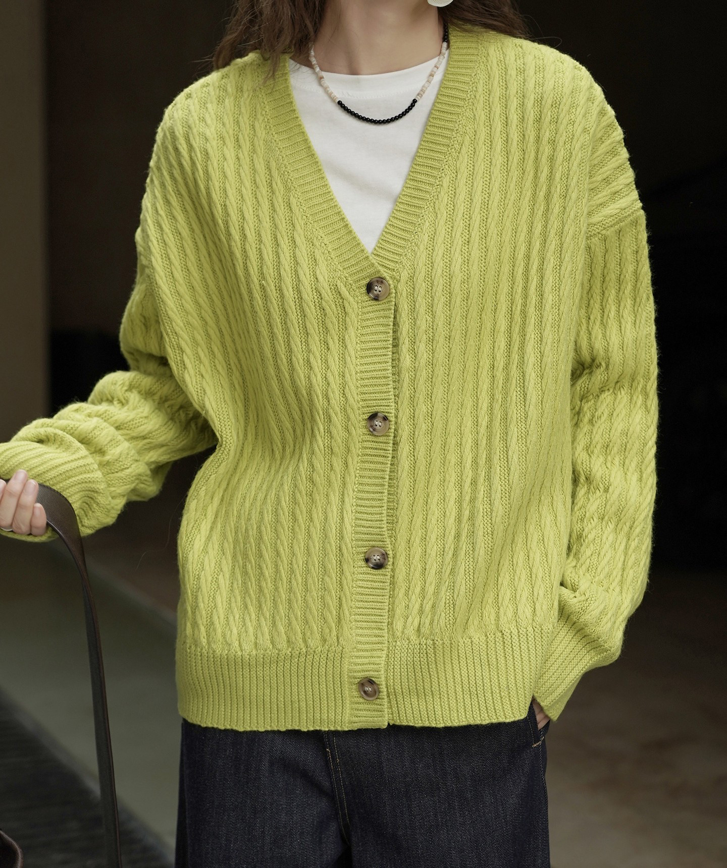 2色　レディースカーディガン　セーター　Vネック長袖　上着　おしゃれ 　　通勤　通学　柔らか