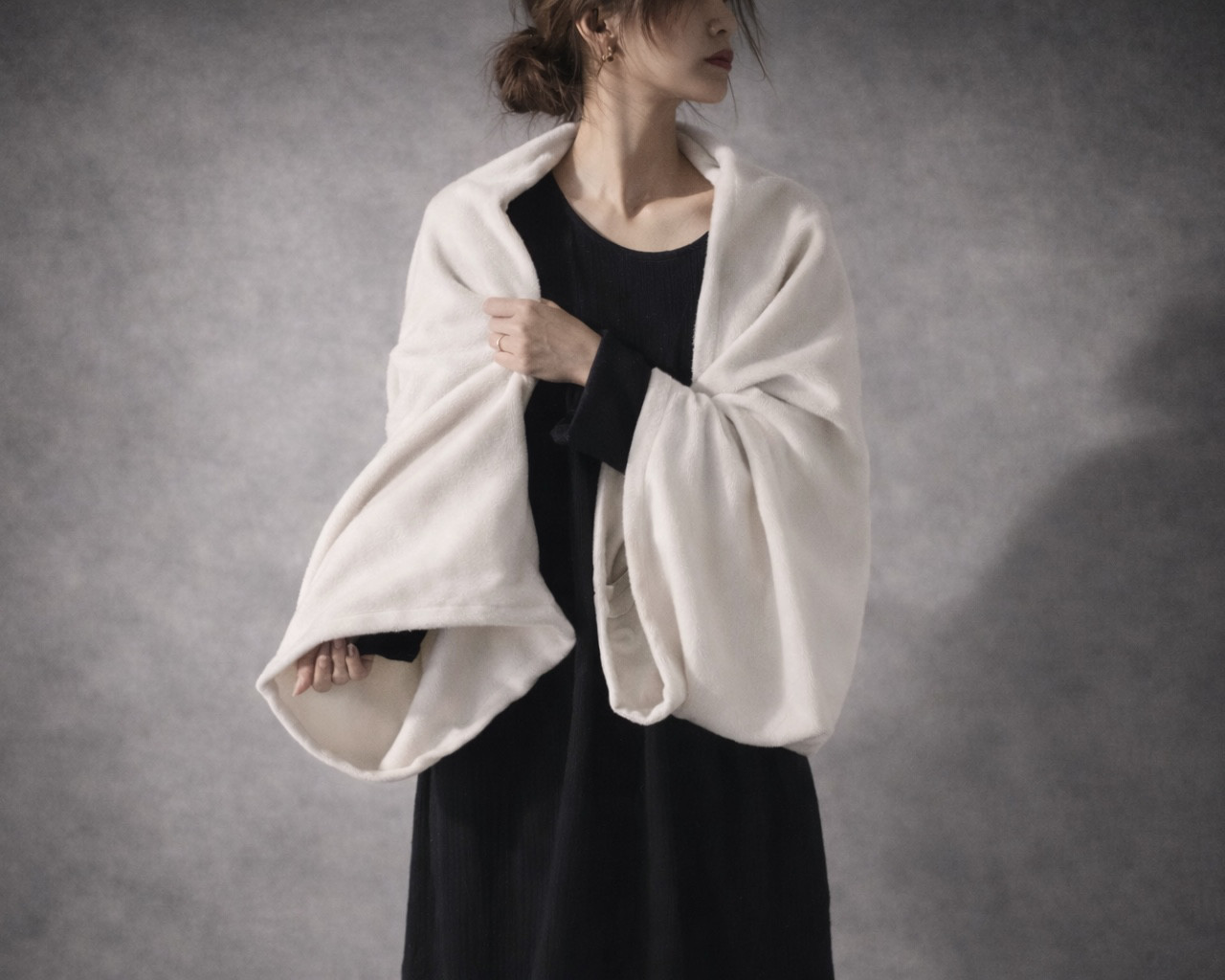 秋冬3way大人の高級メルトンフリースストール／ストールにもアウターにもブランケットにも使い方色々／生成りアイボリー