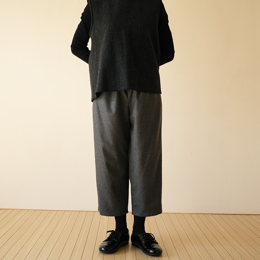 受注製作　ウールクロップトパンツ　グレー