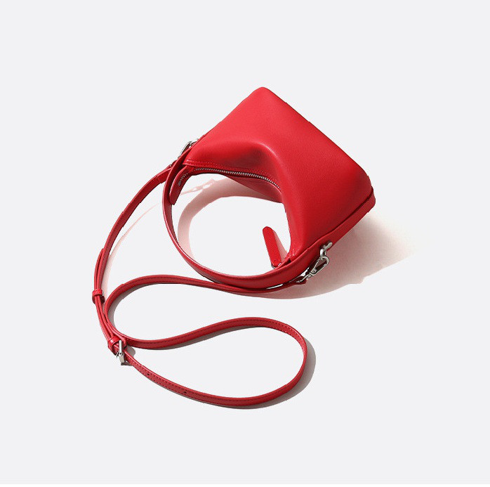 上質な牛革｜丸みのあるフォルムのミニトートバッグ 肩掛け・脇持ち対応｜軽やかな使い心地