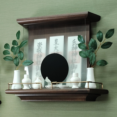 おしゃれでモダンな神棚【mico】ウォールナット「モダン神棚専門店-kuyoのカタチ」 神棚の里 クルミ ウォールナットの無垢材で作られた洋風モダンな神棚板 [並行輸入品]