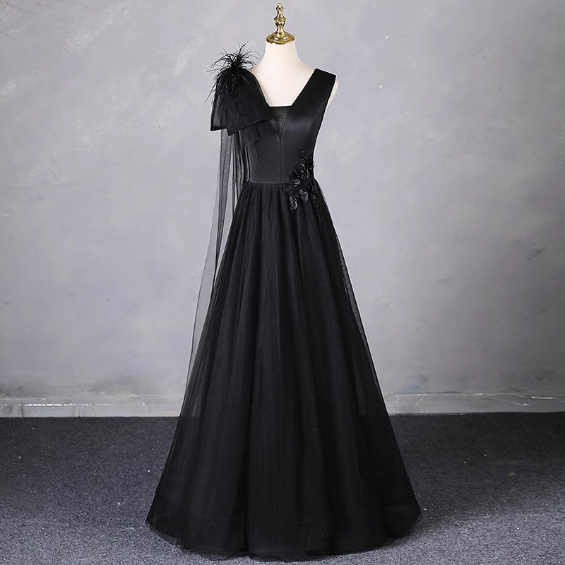 パーティードレス 黒 Vネック プリンセス シンプル 韓国風 高級感 パーティー 前撮り 二次会 お呼ばれ AK624