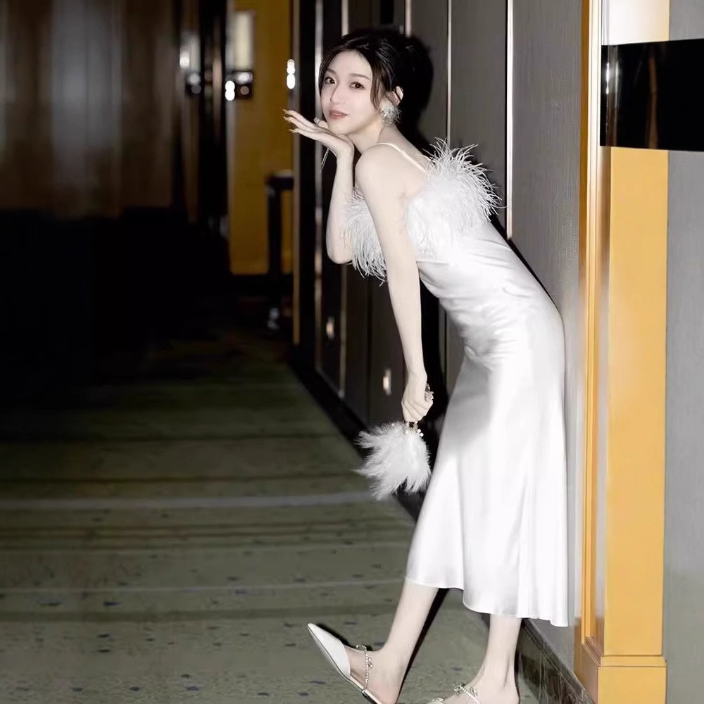 パーティードレス 白 黒 サテン ノースリーブ シンプル 韓国風 高級感 誕生日 前撮り 二次会 お呼ばれ AK636