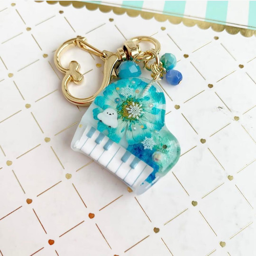 3074】グランドピアノ シマエナガとカリビアンブルーのマトリカリア