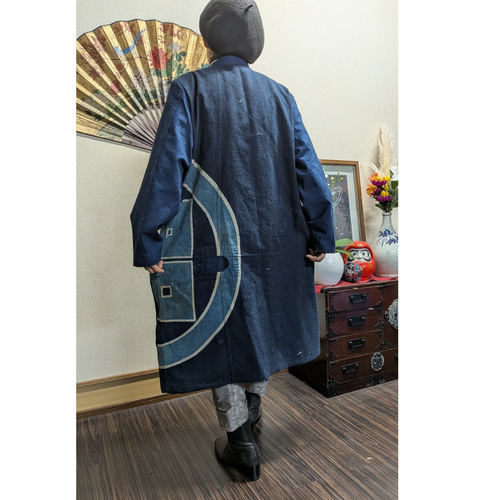 古布 藍染 筒書き 綿　更紗●貝ボタン● 前開きコート、ジャケット●着物リメイク 古布 藍染 筒書き 綿 更紗○貝ボタン○ 前開きコート、ジャケット○着物