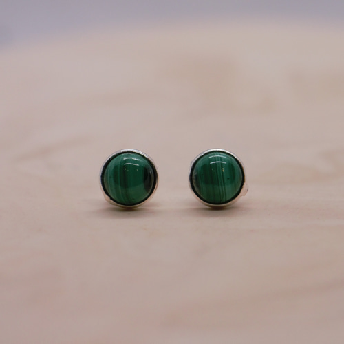 天然石 マラカイト スタッドピアス Silver 両耳 ピアス（スタッド・一
