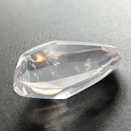 ✨モザンビーク産レインボーローズクォーツ✨豊かな愛へと繋ぐ